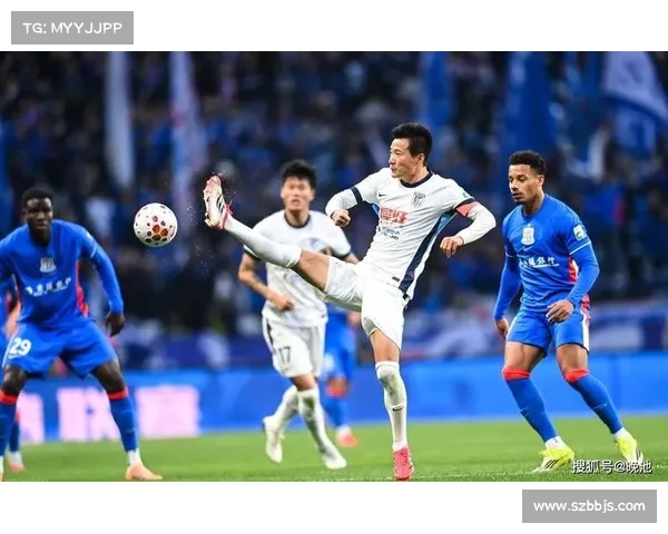 大连英博对阵上海申花全场战绩回顾及比赛关键点分析